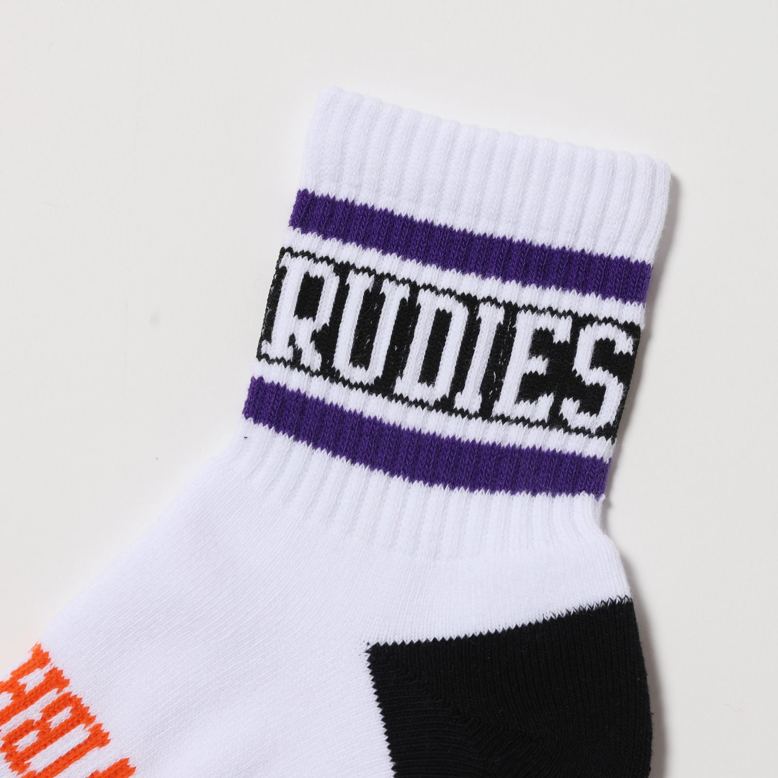 MIGHTY-SOCKS