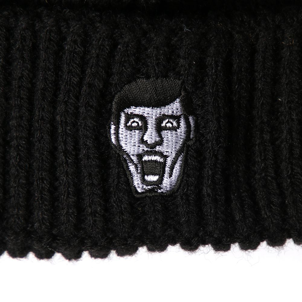 ペンで描いた様なロゴのニットCAP