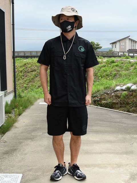 見た目も着心地も抜群の1枚に袖を通せば、煙を吸わずともキマっちゃいます！
