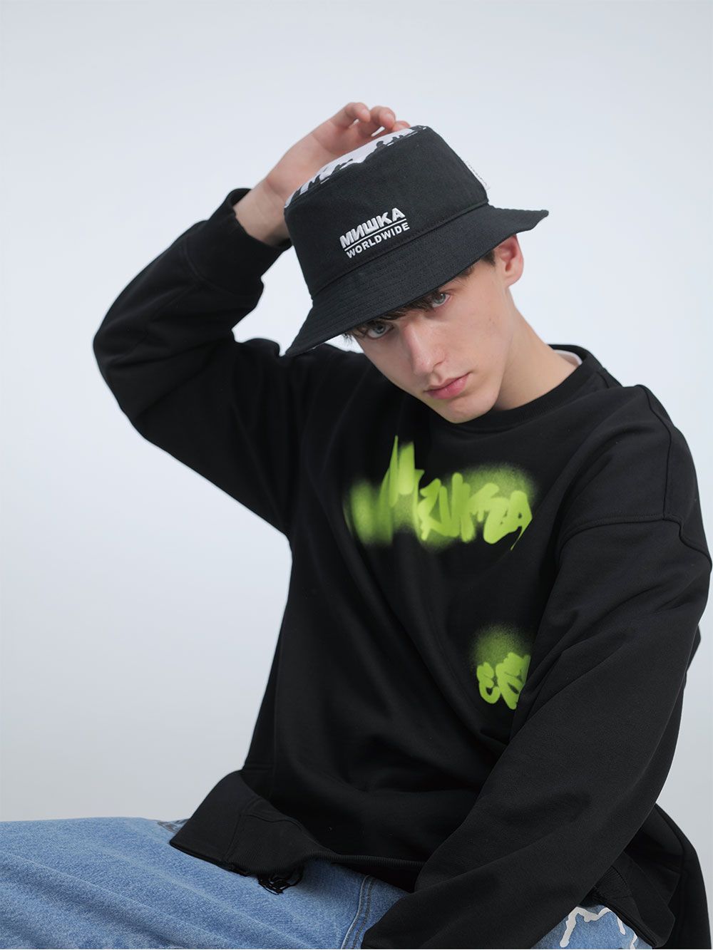 BUCKET-HAT