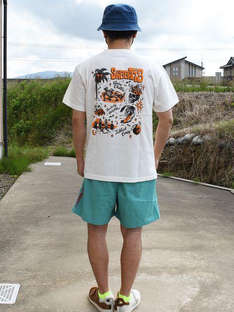 骸骨に負けじと夏を満喫しましょ🌻