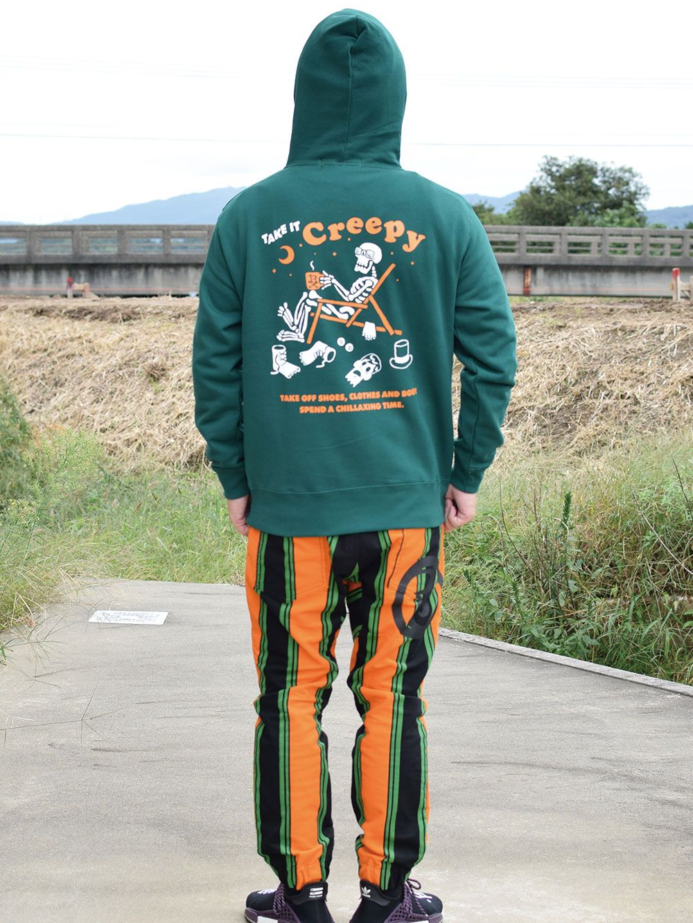 CHILLAXING-HOODIE