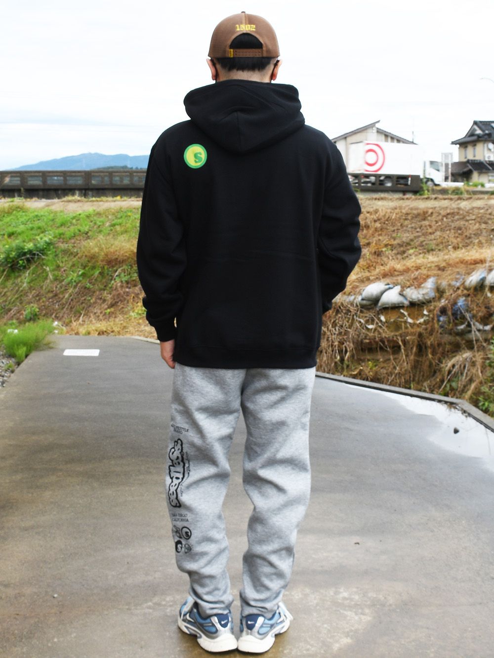 blunt girl Hoody 8.3oz裏起毛