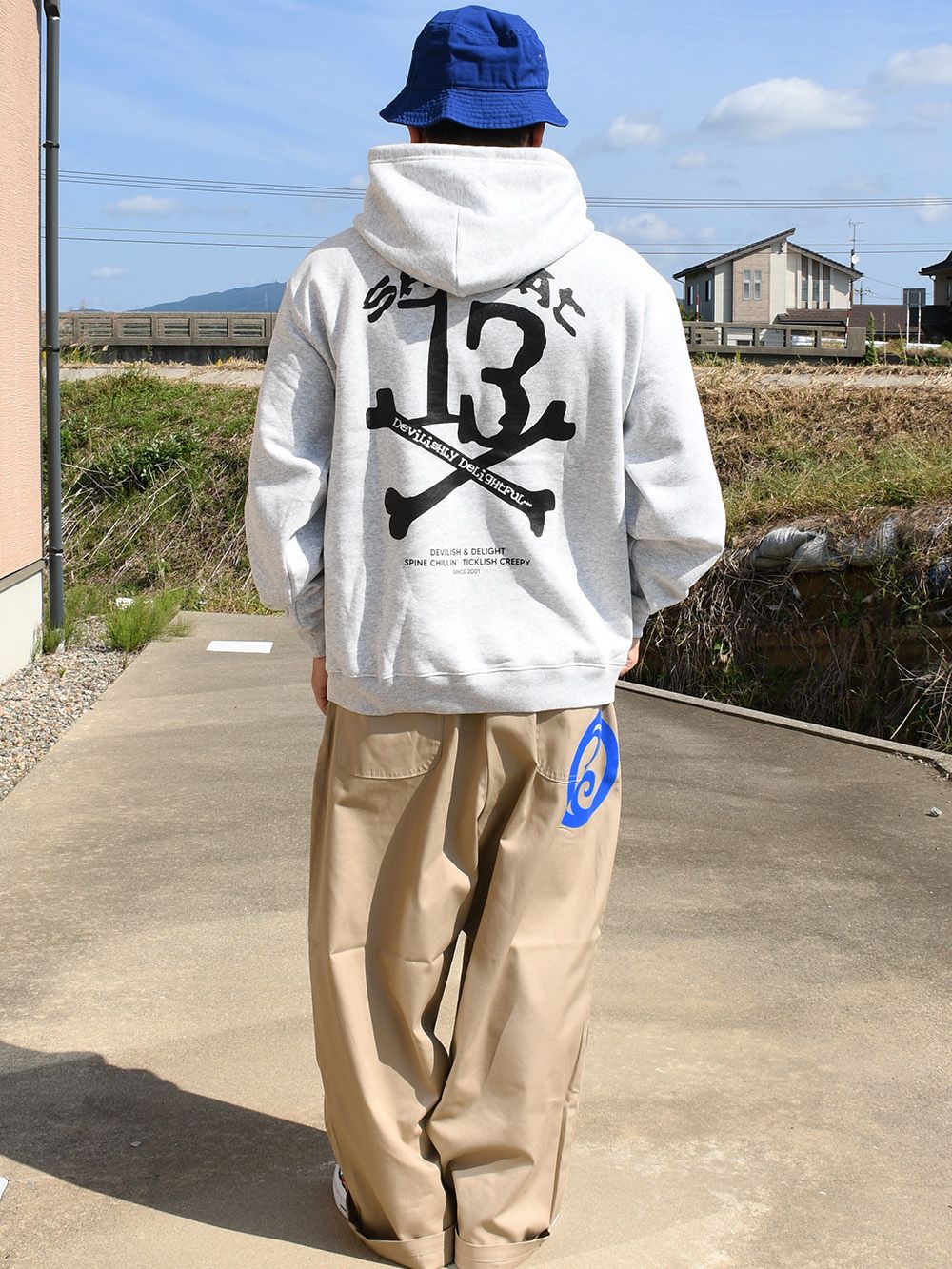 CONSPICUOUS TUCK-PANTS