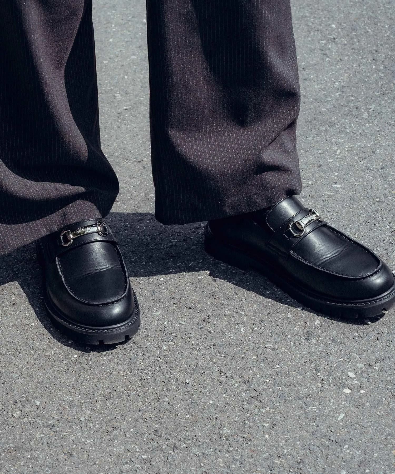 Metal plate loafers