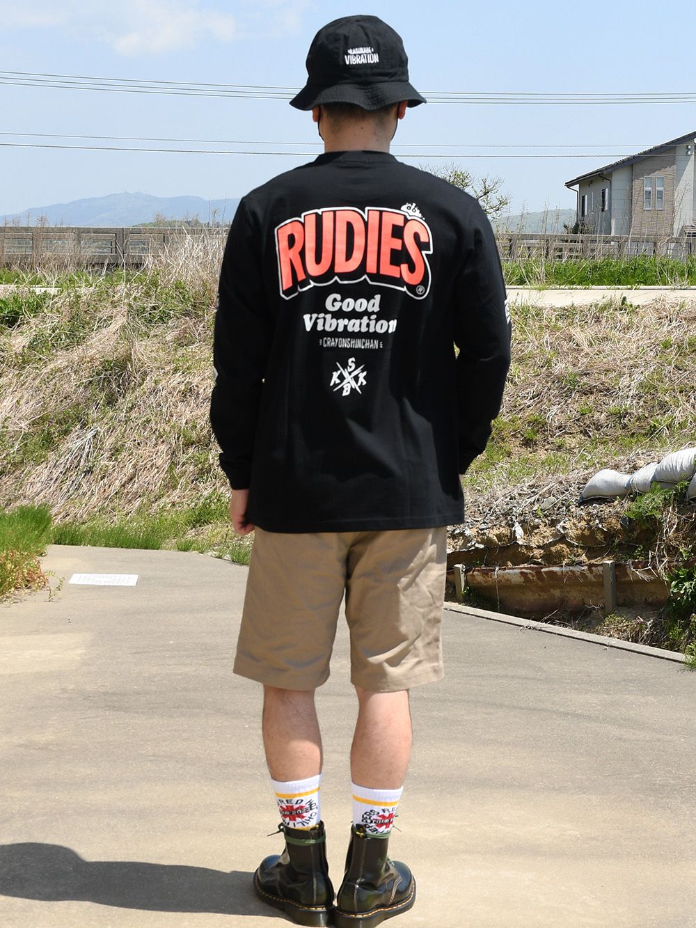 RUDIE'S×CRAYON SHINCHAN LOOK OUT LS TEE