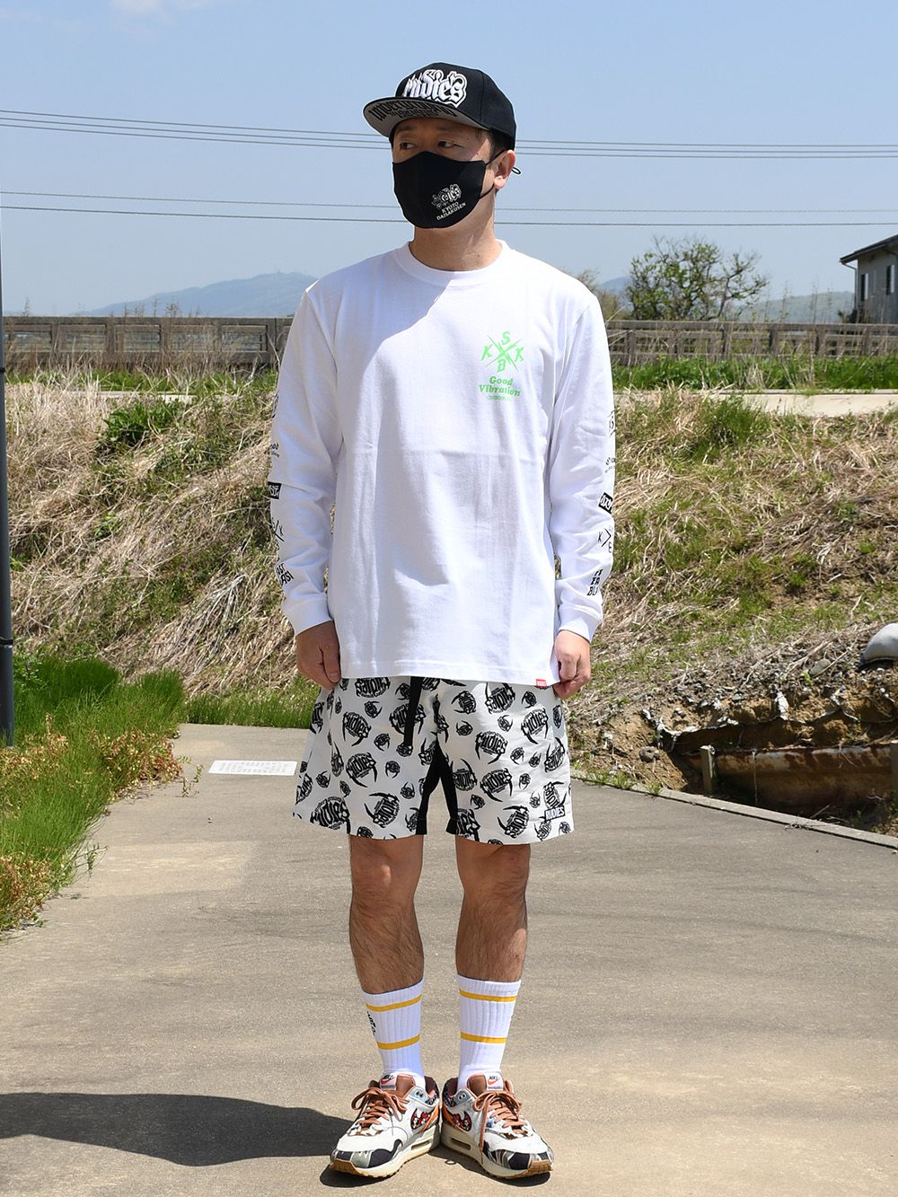 RUDIE'S×CRAYON SHINCHAN LOOK OUT LS TEE