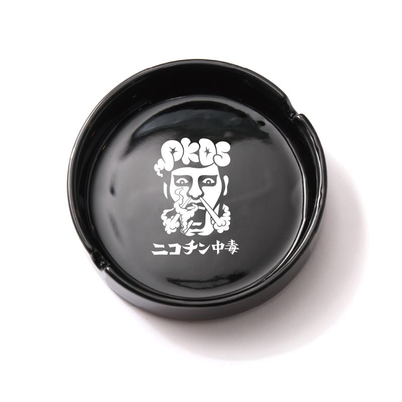 ニコチン中毒灰皿