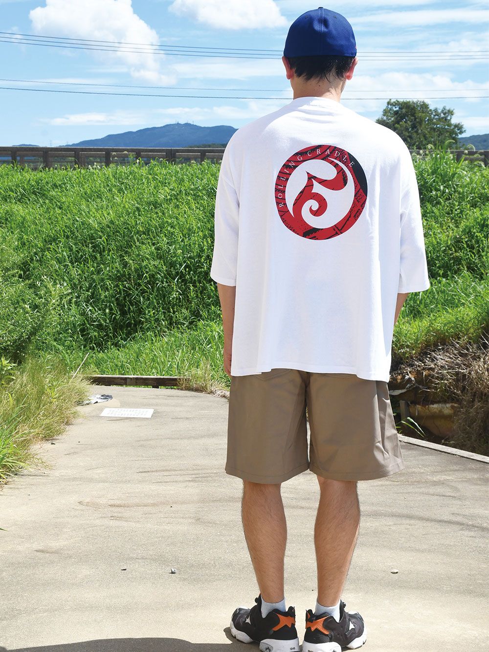 MAGAZINE-TEE