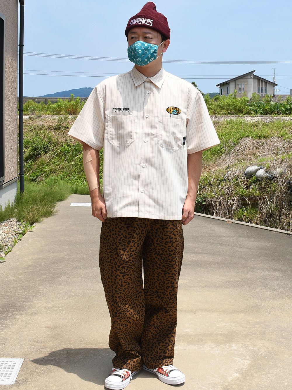 爽やかなカラーとロゴワッペン刺繍が相性抜群で  トイマらしいアメカジスタイルを満喫できる1枚！