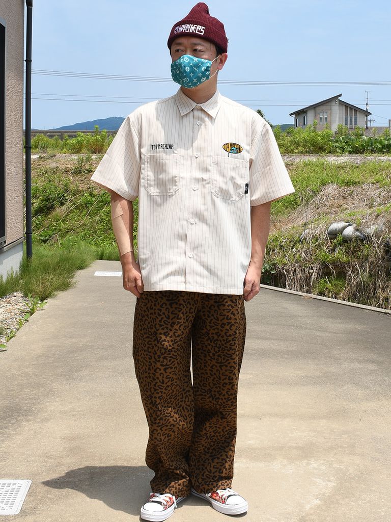 爽やかなカラーとロゴワッペン刺繍が相性抜群で  トイマらしいアメカジスタイルを満喫できる1枚！