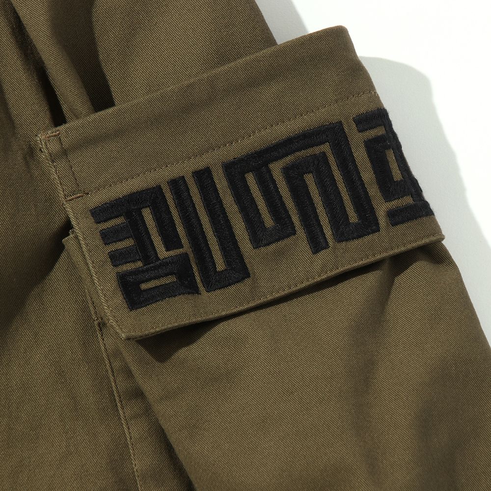 四角ロゴカーゴショーツ