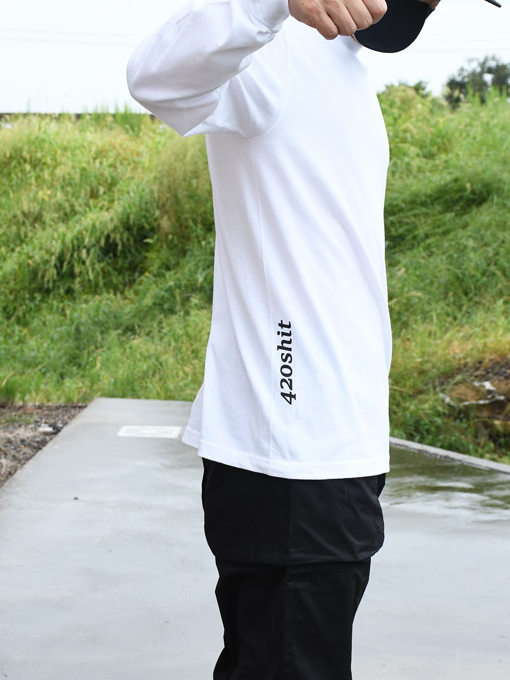 tiny message on yur shoulder LS tee