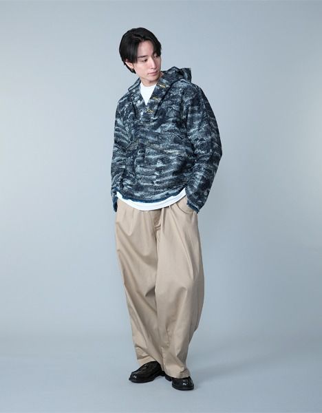 CONSPICUOUS TUCK-PANTS