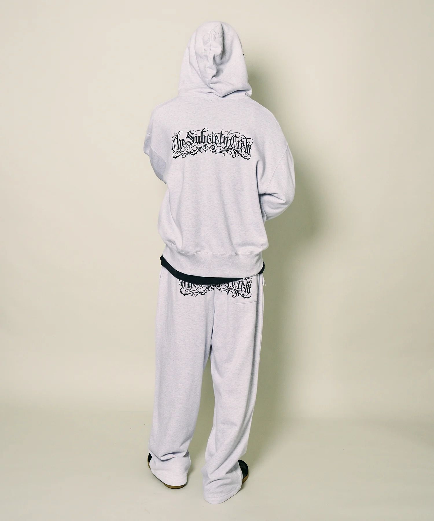 Wide sweatpants