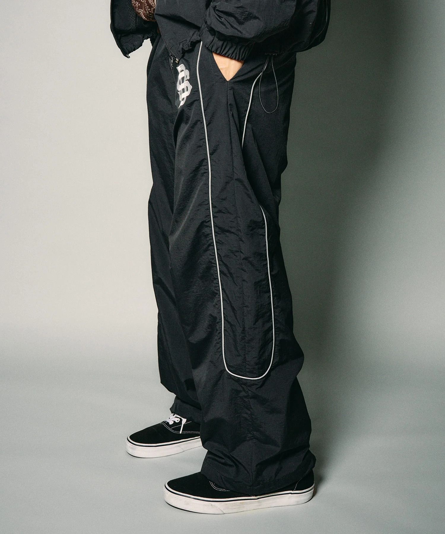 Reflective piping nylon pants