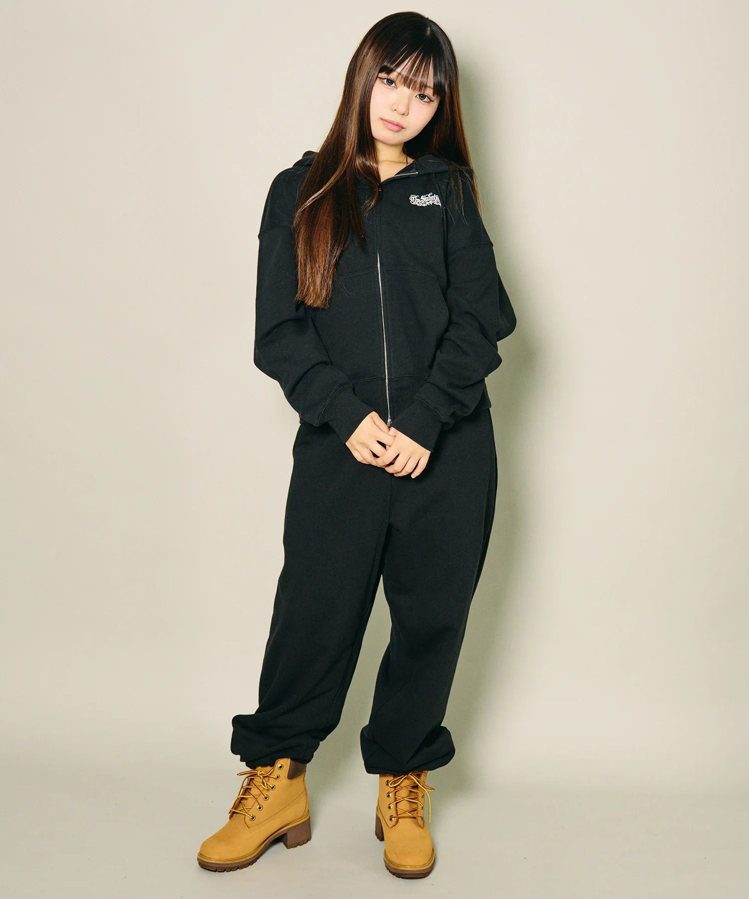 Wide sweatpants