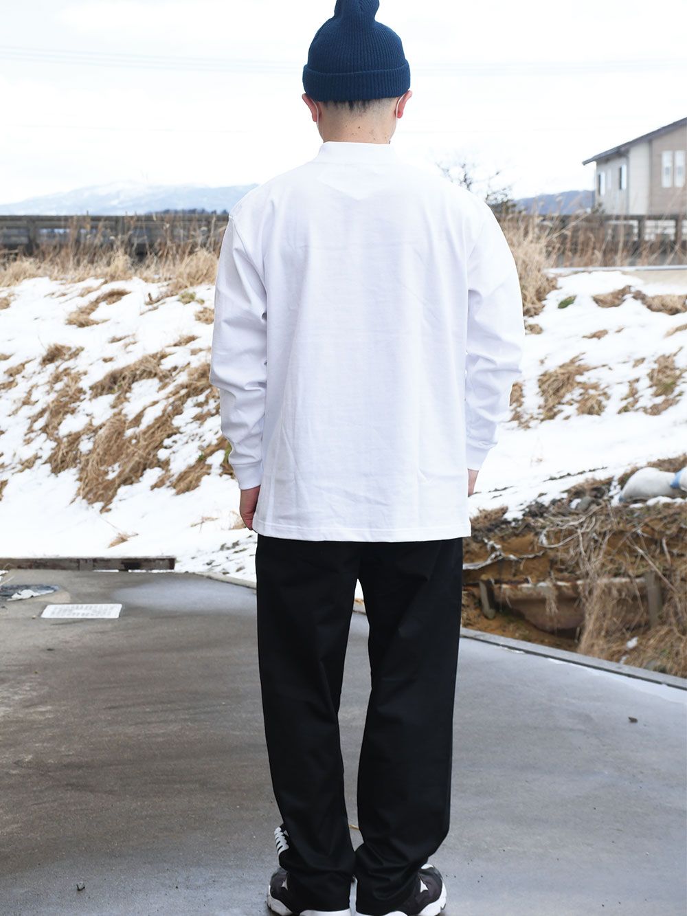 MOCK-NECK Heavy Oz. L/S - Leather Patch