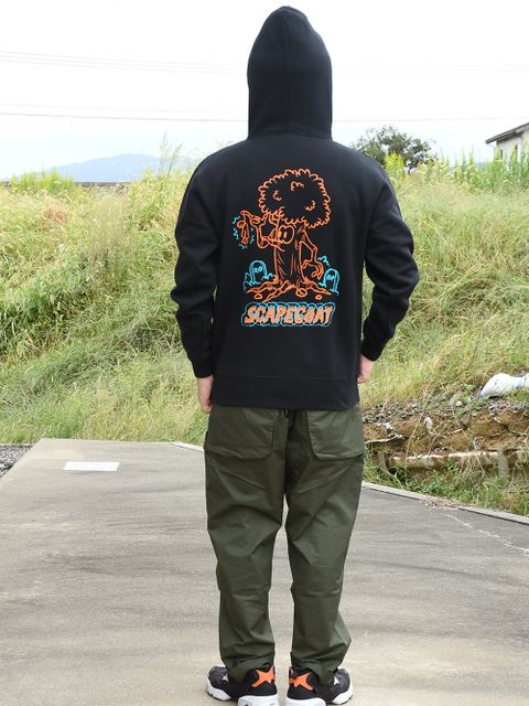バックはもちろん、フロントのロゴがカッコいい！