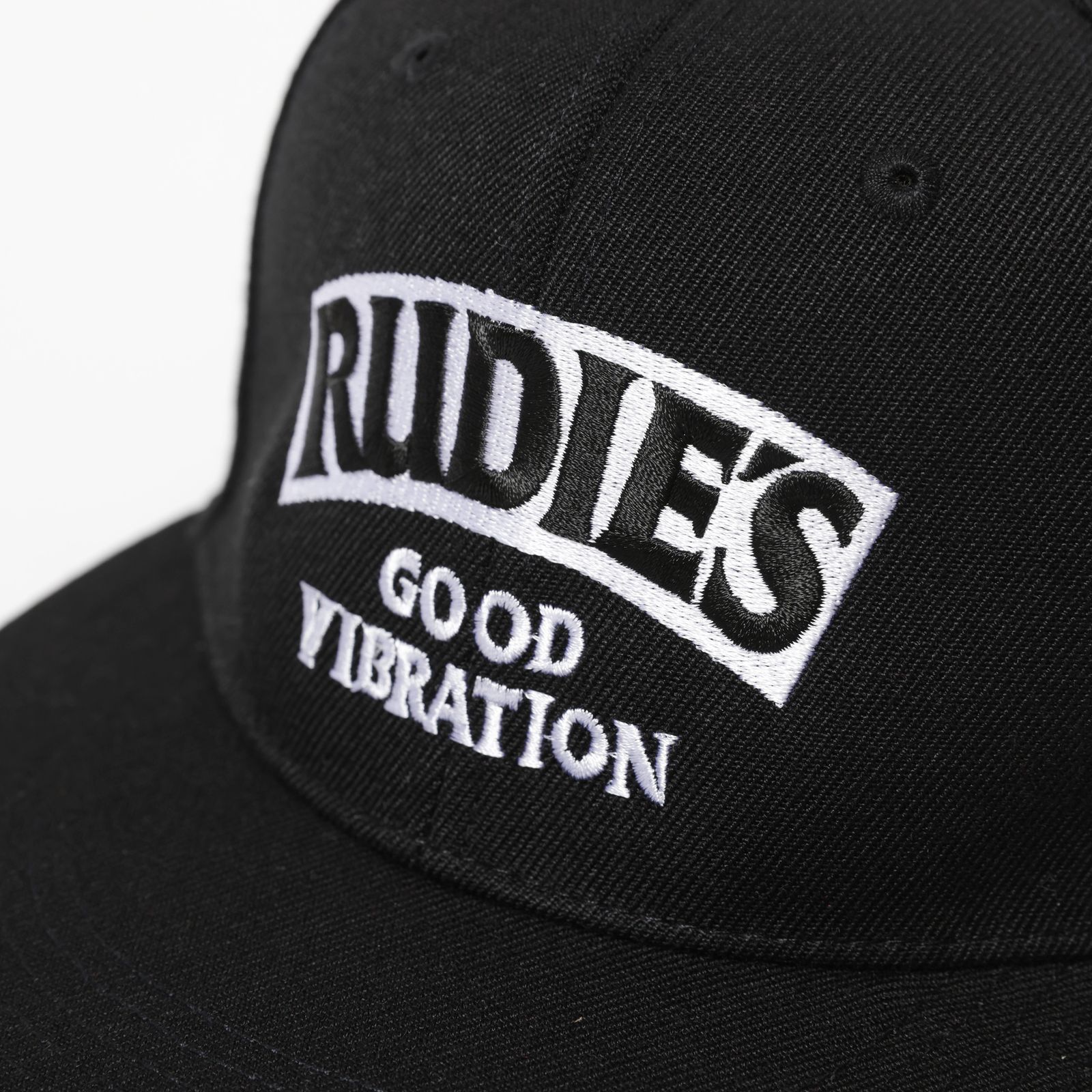 SLICK SNAPBACK-CAP