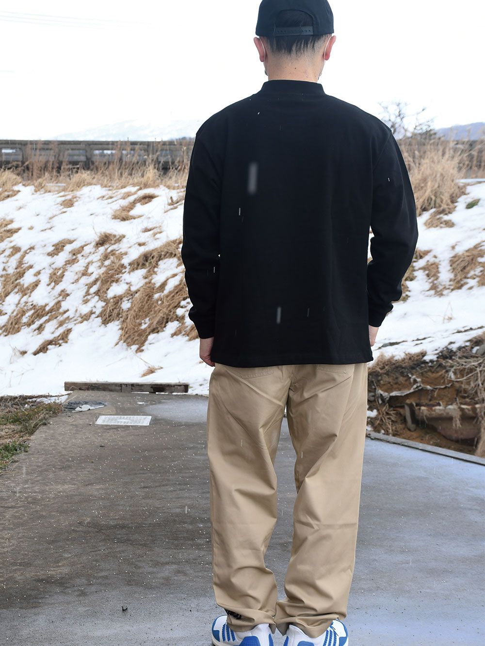 MOCK-NECK Heavy Oz. L/S - Leather Patch