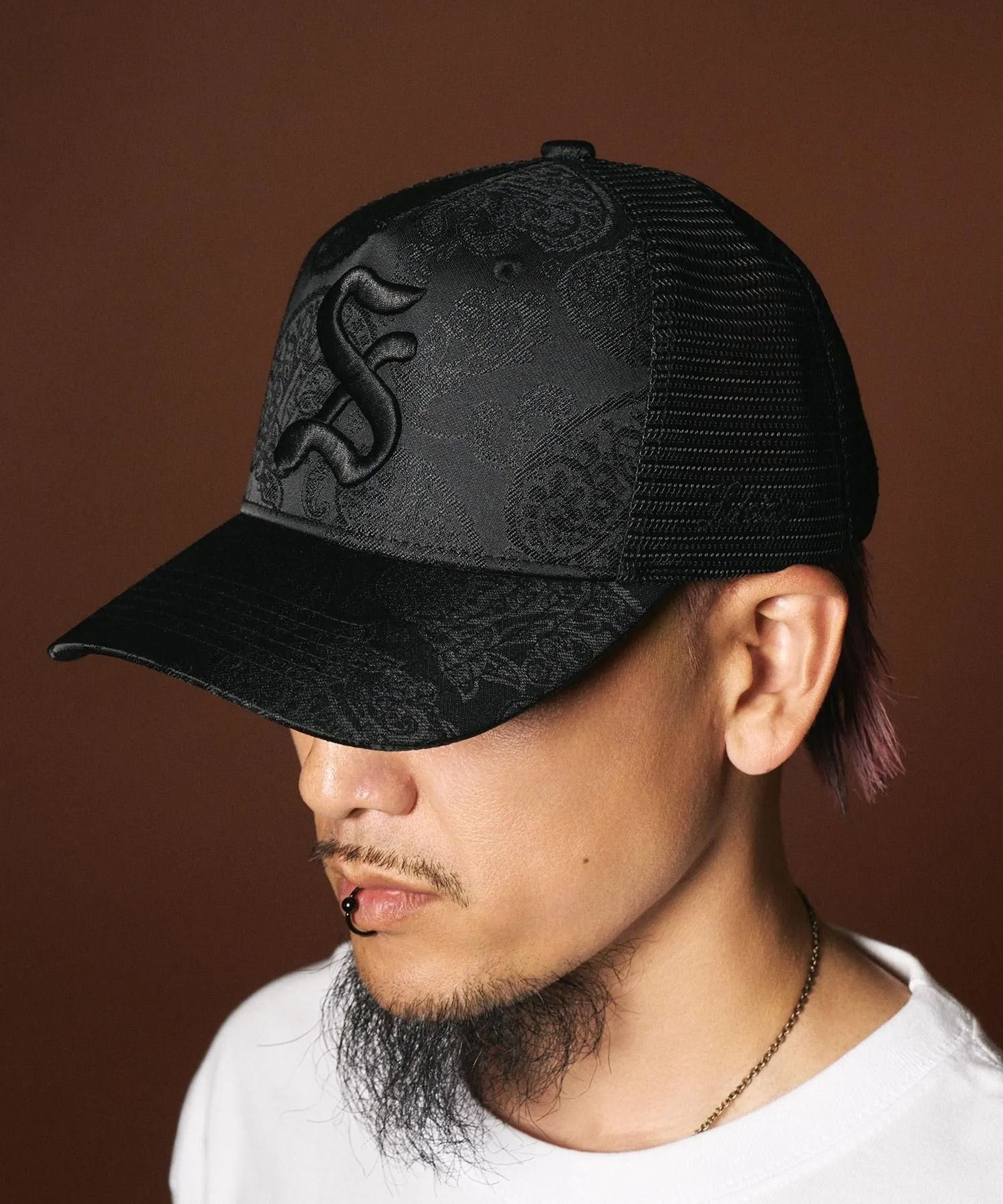 Jacquard paisley mesh cap