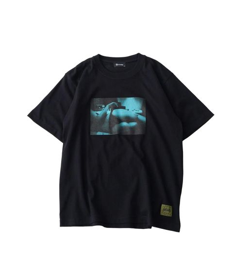 intimate room tee