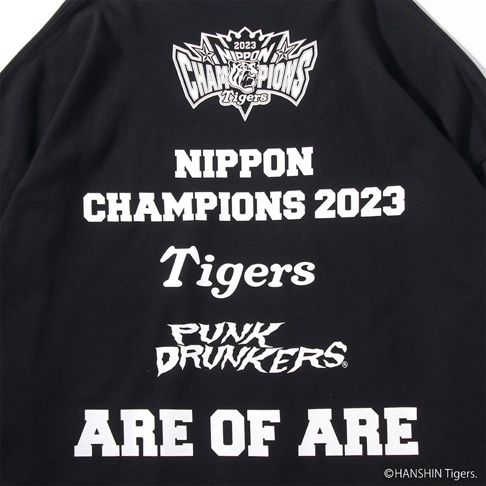 PUNK DRUNKERS - ［PDSx阪神タイガース］2023ARE OF ARE ロンTEE | DOLL