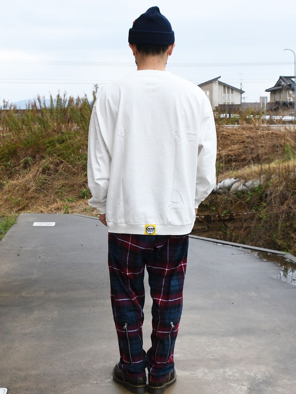 sweatshirts like L/S Tee 真⼈