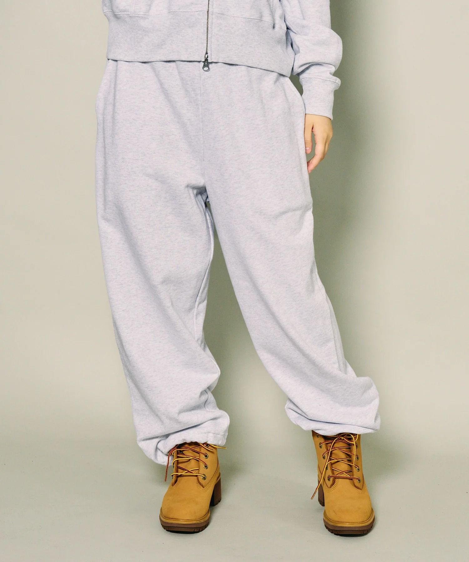 Wide sweatpants