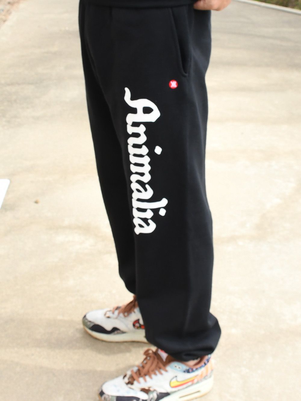 12 oz HEAVY SWEATPANTS - Legendary Logo