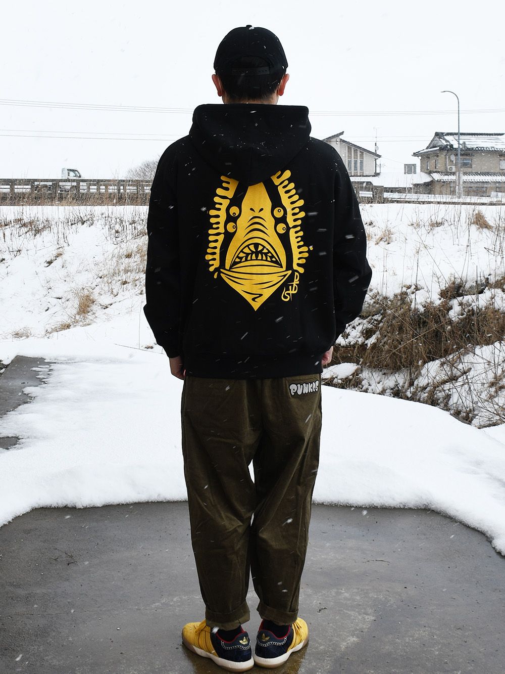 鮫人出没注意BIG.ZIPパーカ