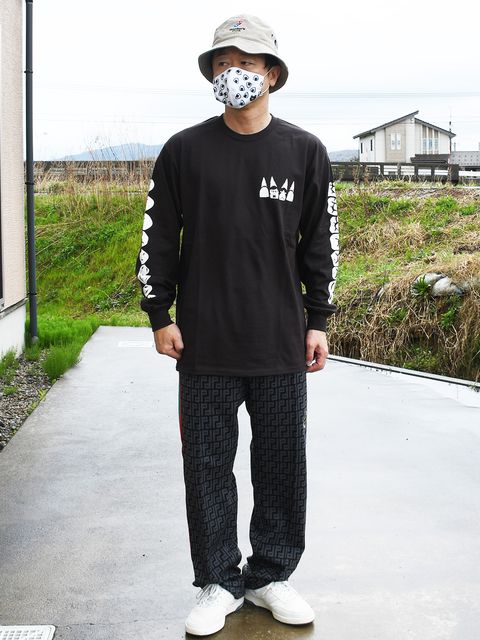 真っ白な歯が引き立つ最高なロンT🦷