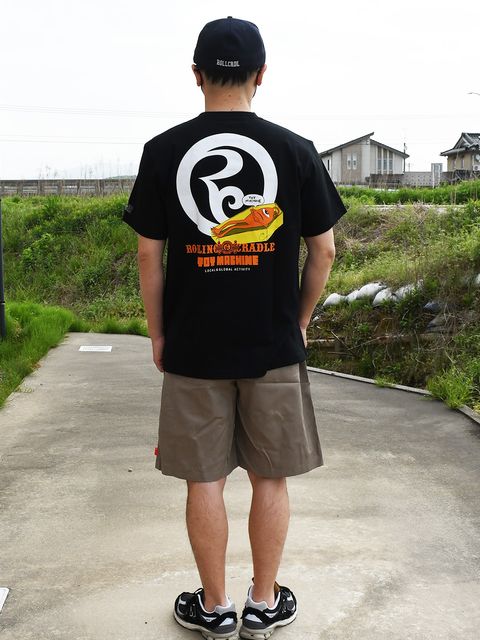 シュールでインパクトのあるコラボならではの1枚に仕上がりました！