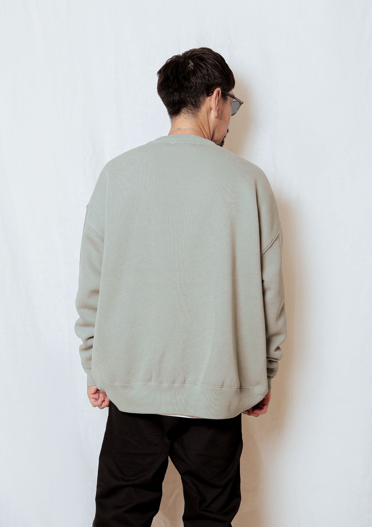 BIG SILHOUETTE CREW NECK- Foaming Logo