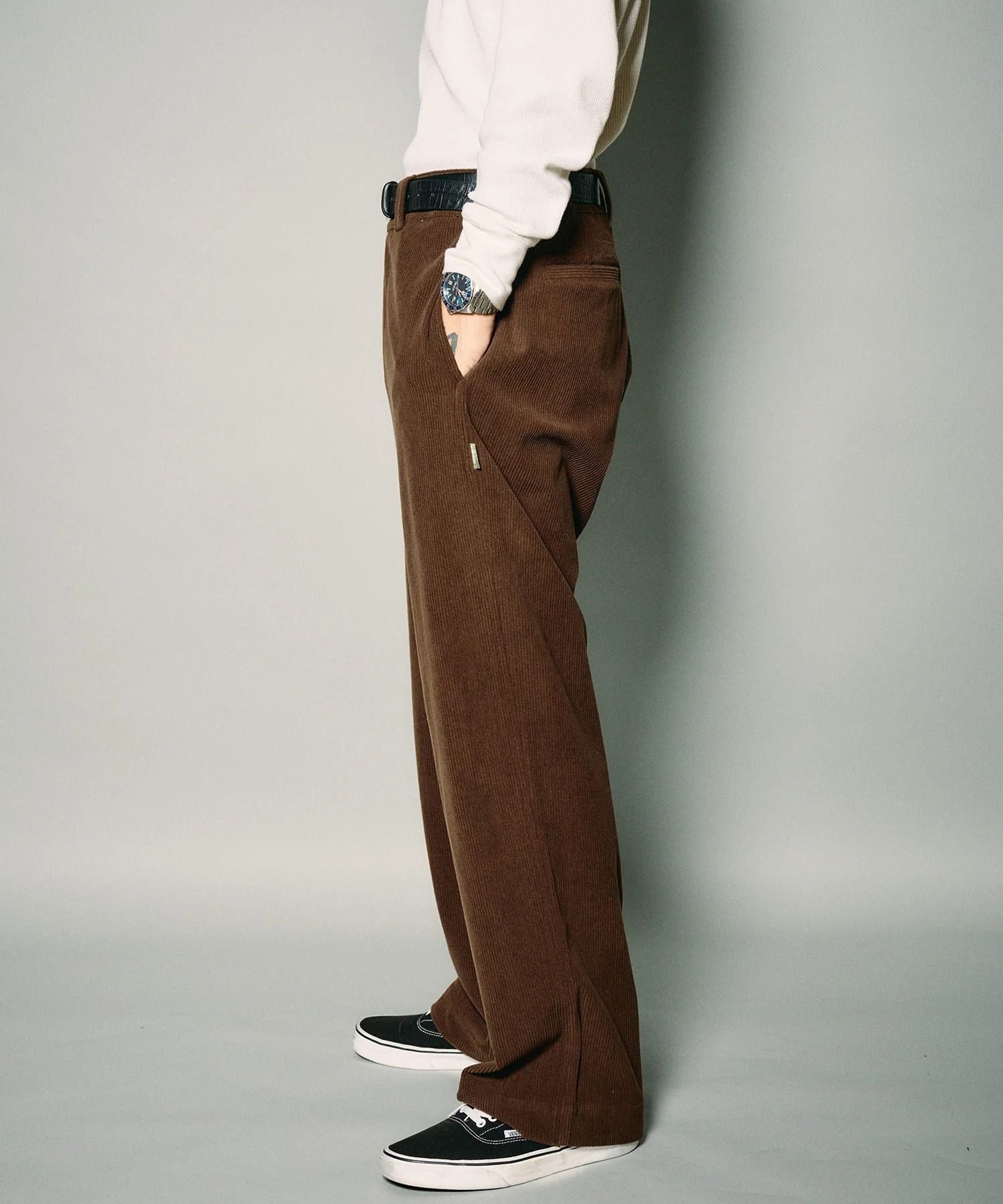 Essential corduroy pants