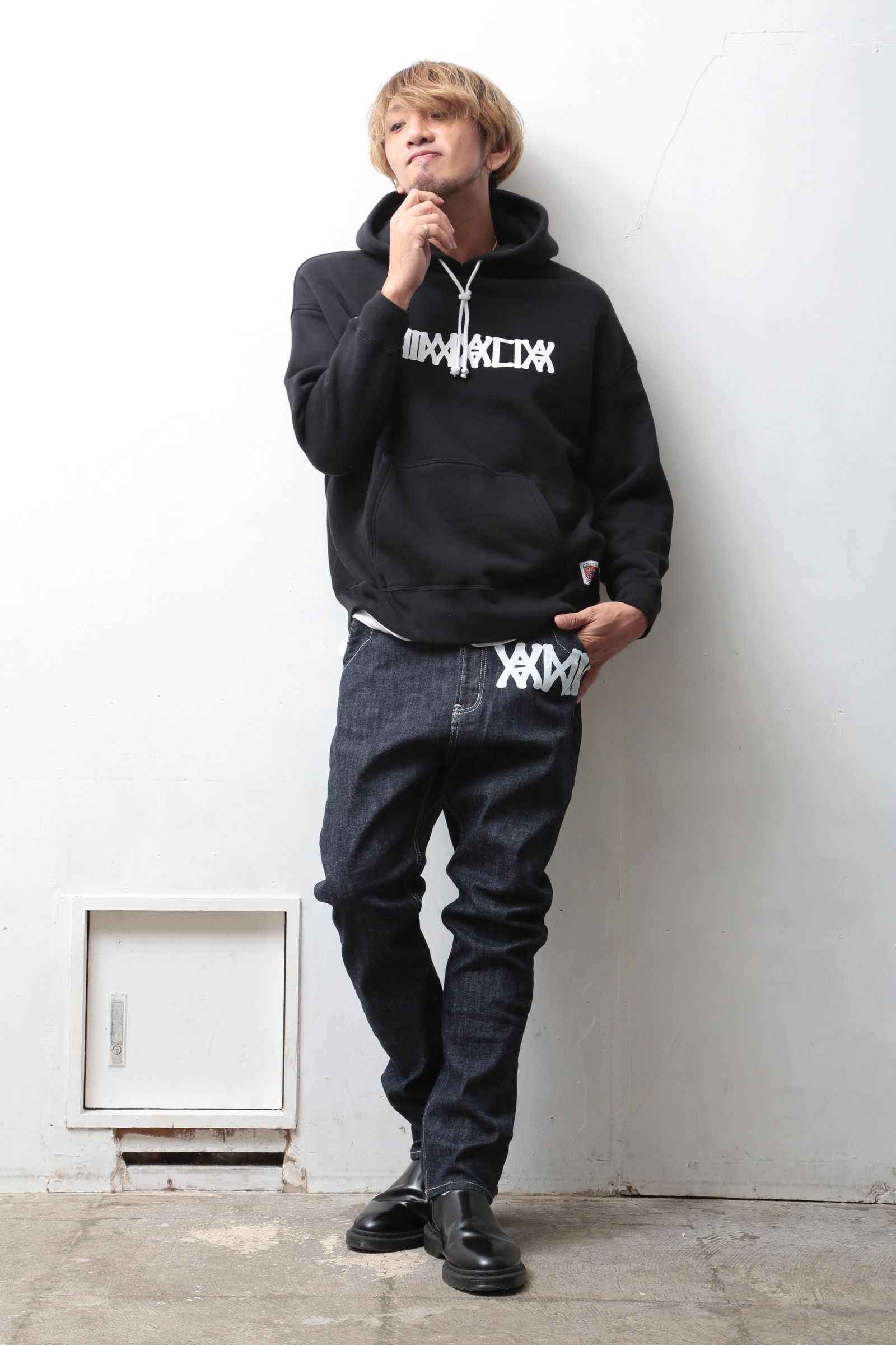 “SKUNKEY” Big silhouette Hoodie