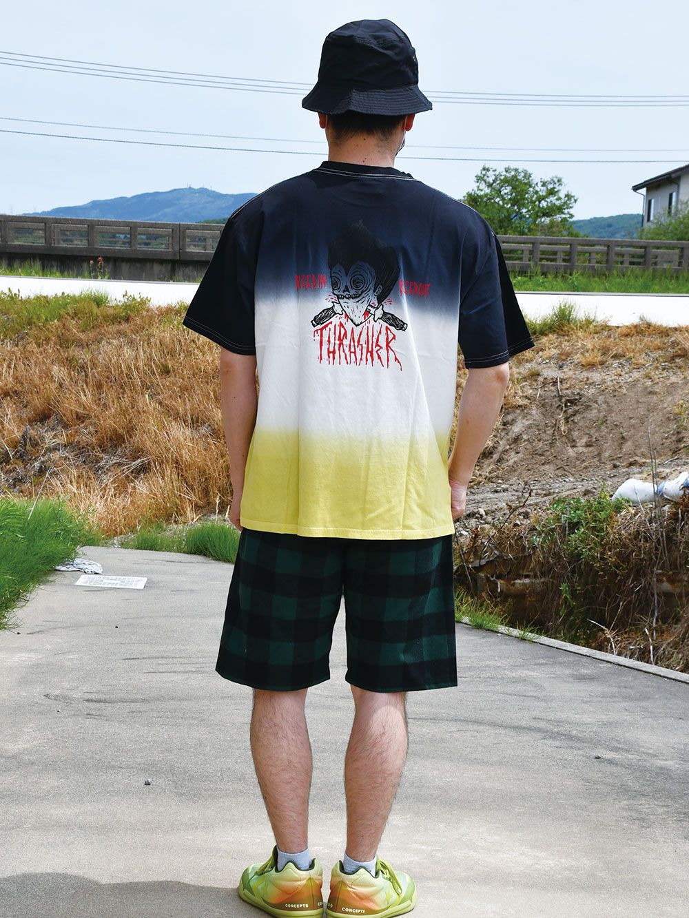Bleed in Bleed space dye