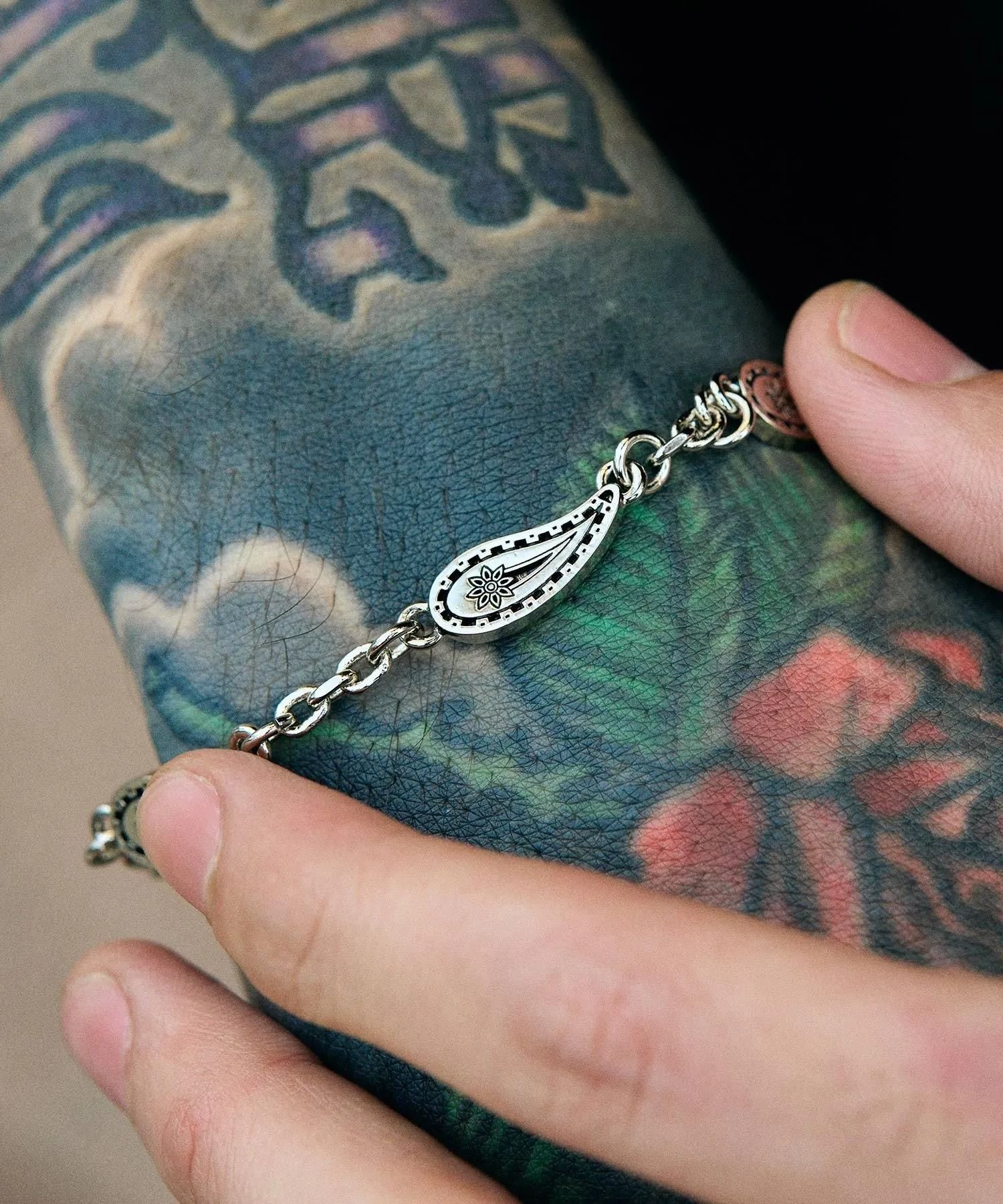 Paisley chain bracelet