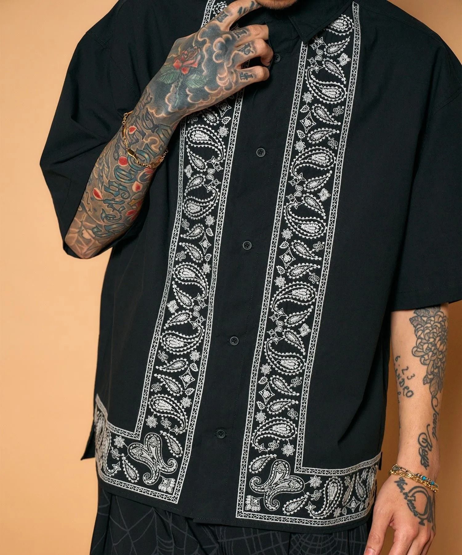 Embroidery bandanna shirt
