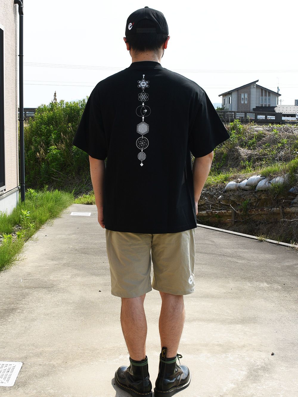 rg THE Truth of the Universe s/s tee