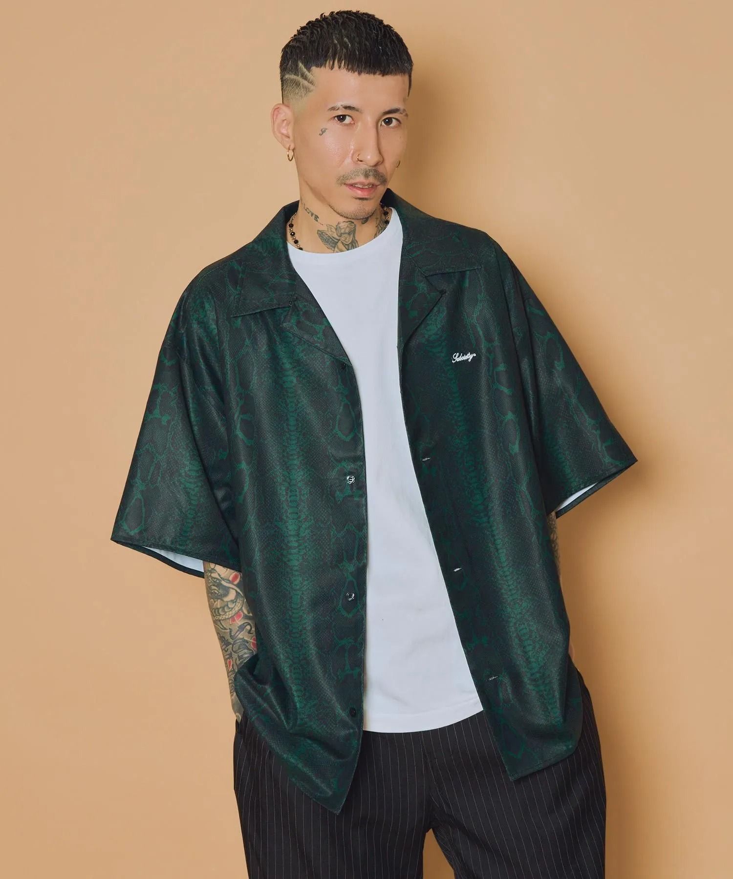 Essential open collar shirt