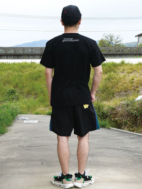 不思議な魅力が詰まった1枚に洗脳されます!
