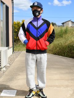 やっぱりジャージはタイトで派手めが好き！