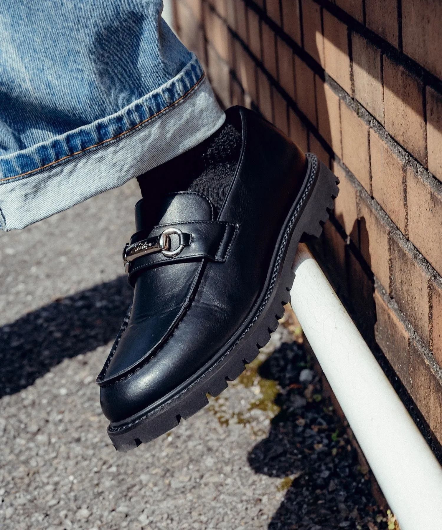 Metal plate loafers
