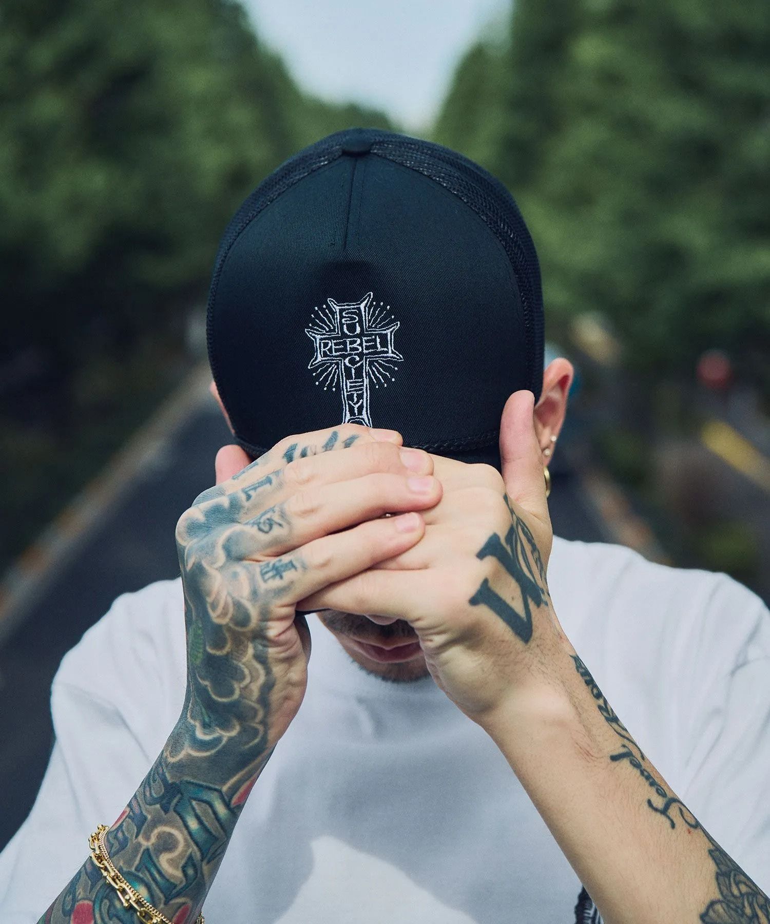 Embroidery mesh cap