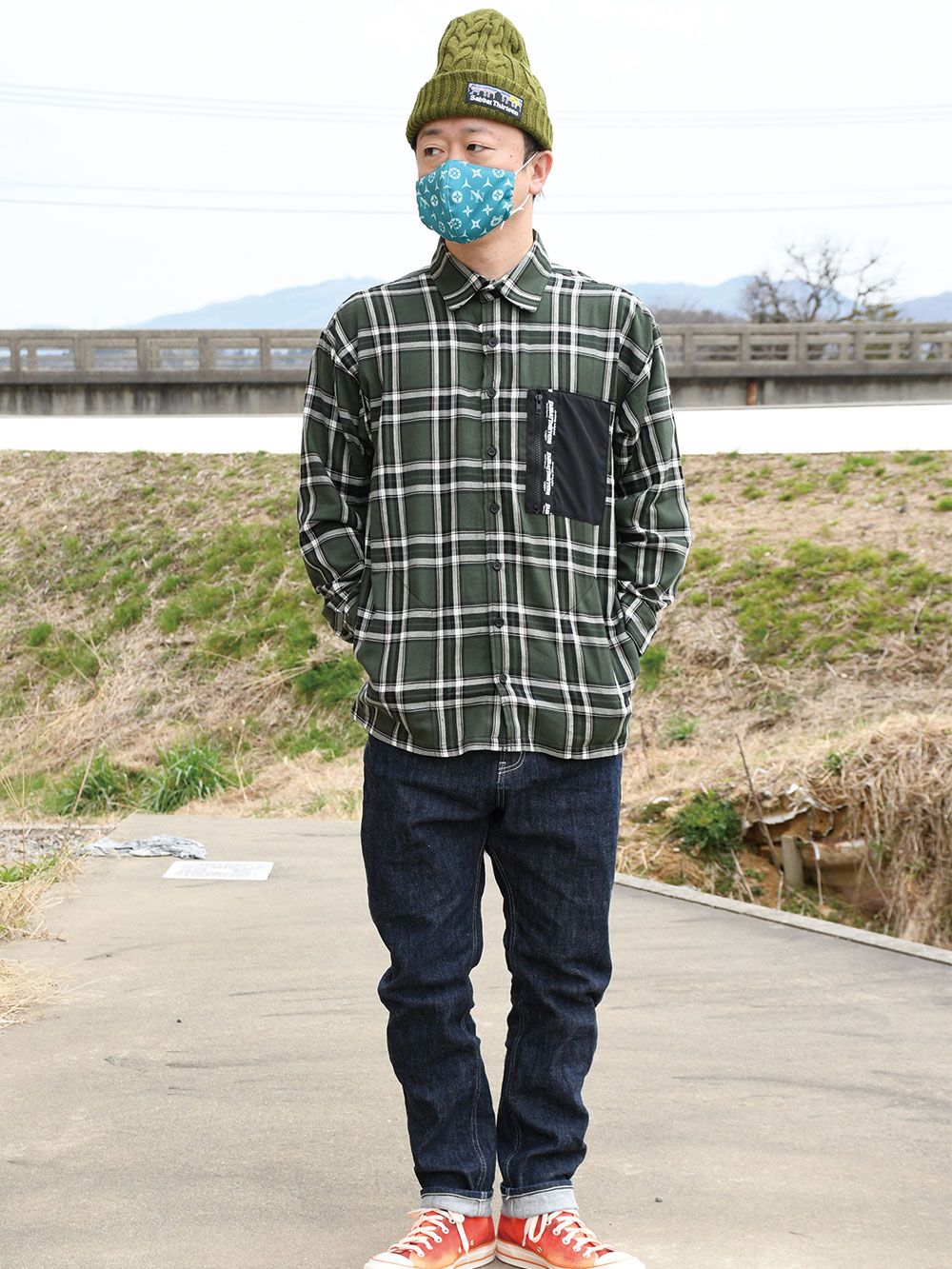 BLACK HEART CHECK-SHIRTS