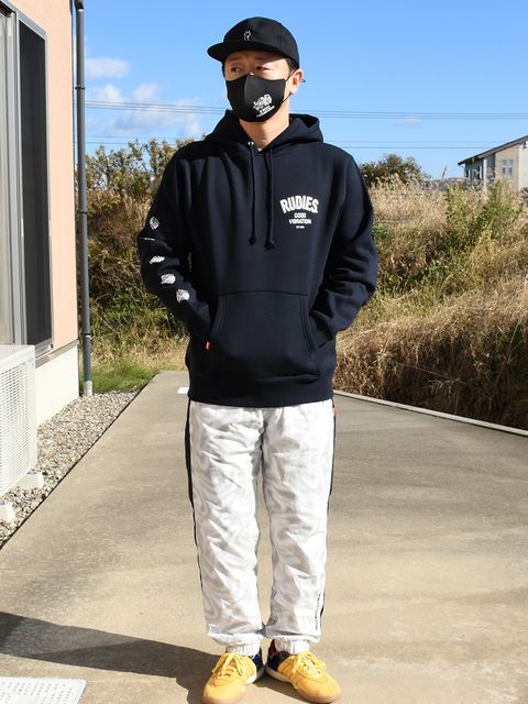 そんなどこから見られてもカッコいい豪華デザインパーカ！