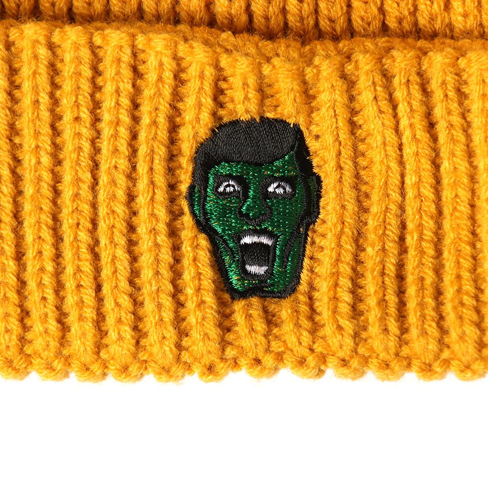 ペンで描いた様なロゴのニットCAP