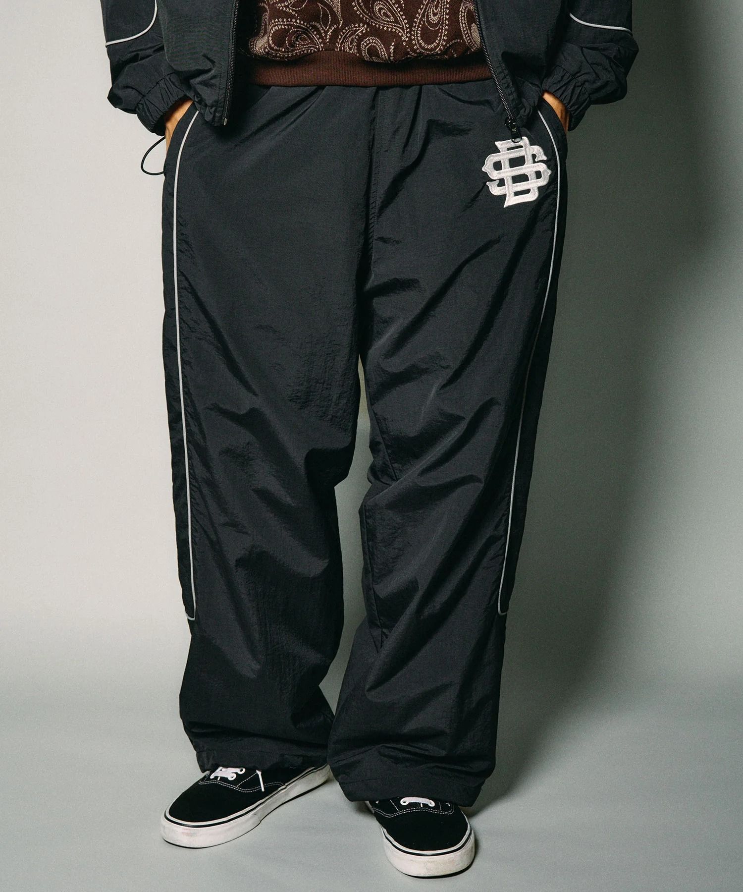 Reflective piping nylon pants